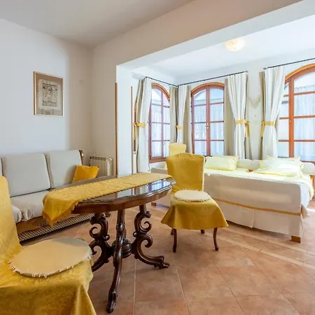 Apartments Villa Mavero