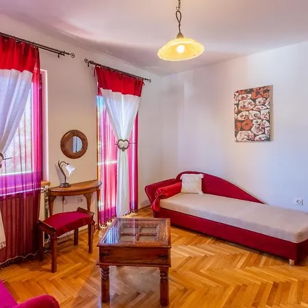 Apartment Apartments Villa Mavero *