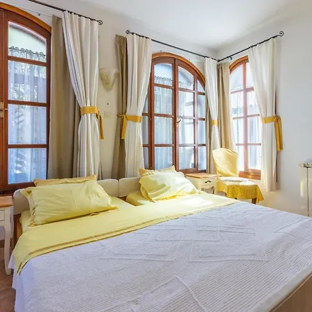 Mavero Apartament *