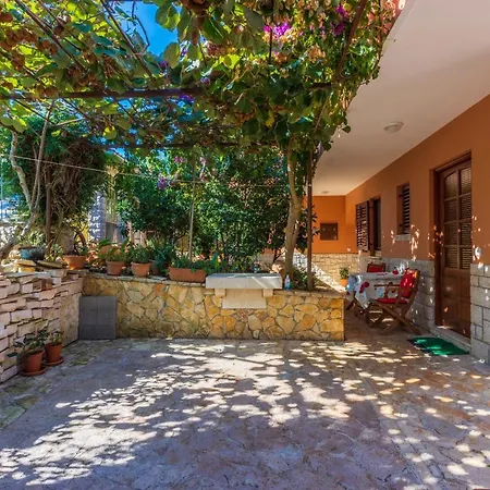 Apartments Villa Mavero