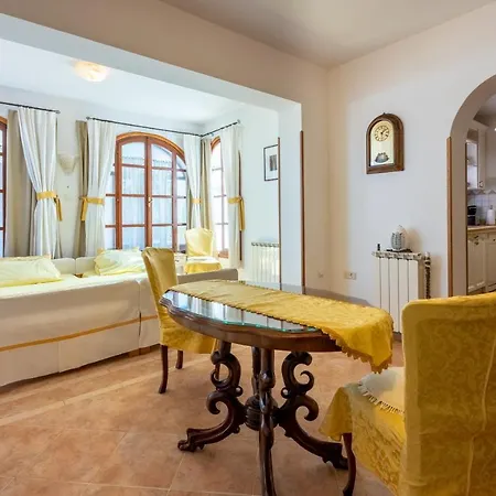 Apartments Villa Mavero Banjole