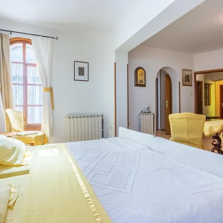Apartment Apartments Villa Mavero Banjole