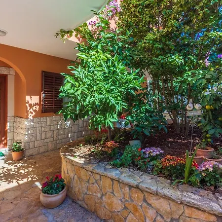 Apartments Villa Mavero *