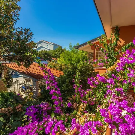 Apartments Villa Mavero