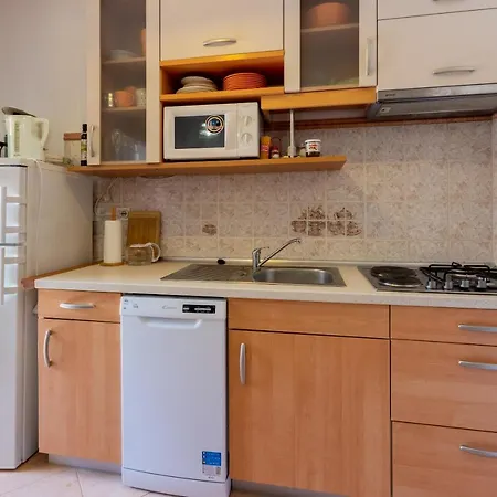 Apartament Mavero *
