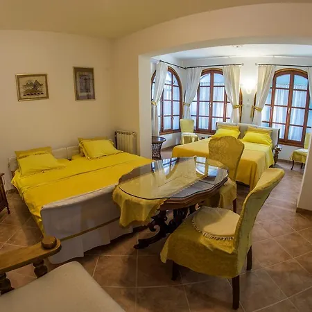Apartment Apartments Villa Mavero *