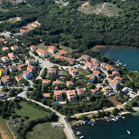 Mavero Apartament *
