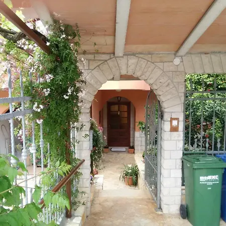 Apartments Villa Mavero Apartman