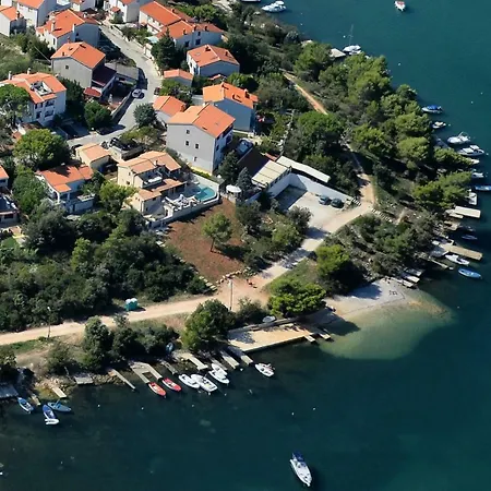 Apartments Villa Mavero