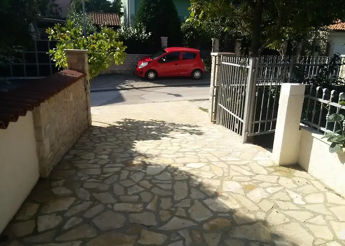 Apartments Villa Mavero *