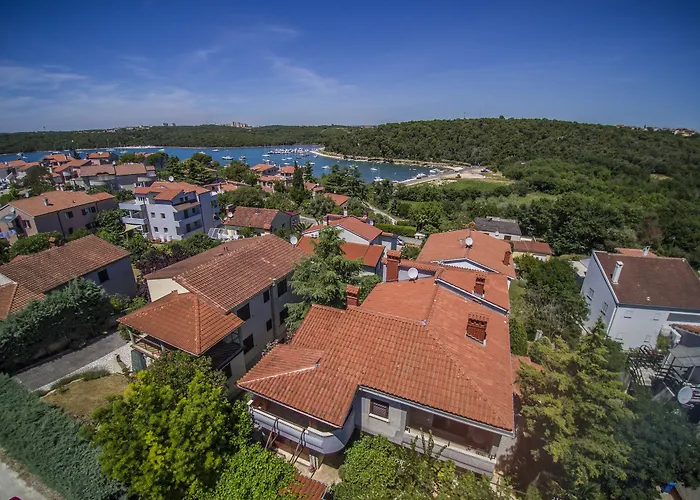 Apartments Villa Mavero * Banjole