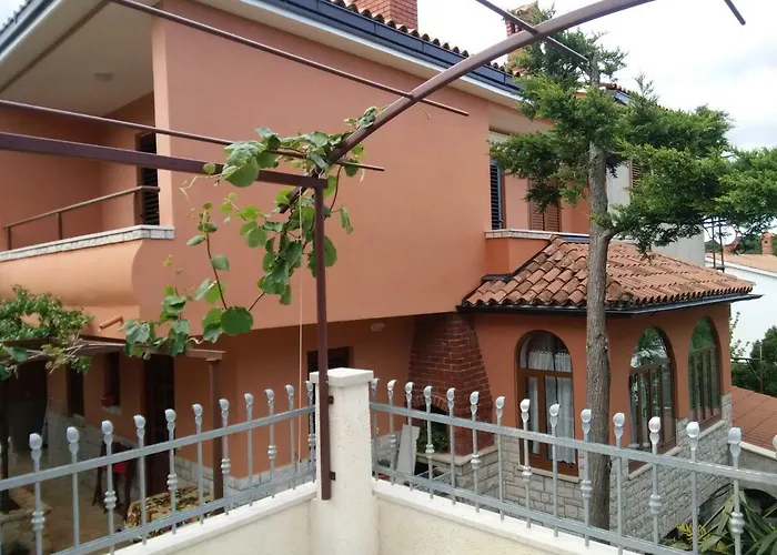 Apartments Villa Mavero